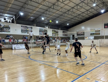 Torcilax&Gelol e Os Master são campeões do Municipal de Vôlei - Liga Jota-e Solar Energy